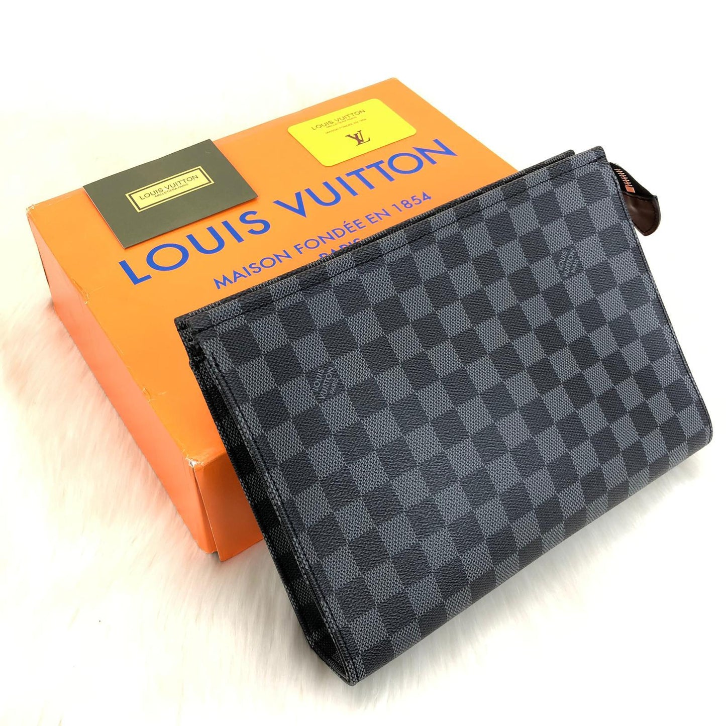 replica-Louis-Vuitton-TOILETRY-BLACK-MAKEUP-BAG-motivations-for-luxury-life