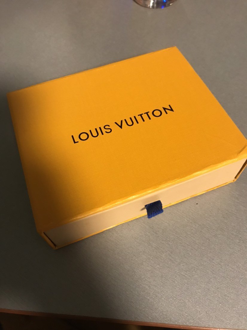 replica-Louis-Vuitton-MARCO-WALLET-M62288-motivations-for-luxury-life